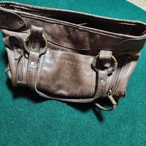 RUEHL NO.925 LEATHER SHOULDER BAG